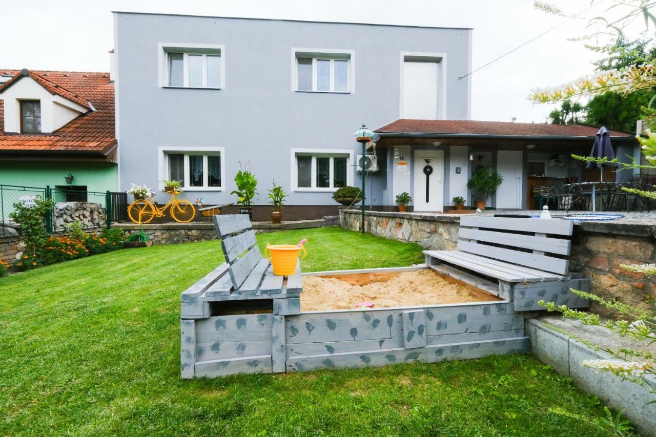 Apartment Livi Mikulov Exterior foto