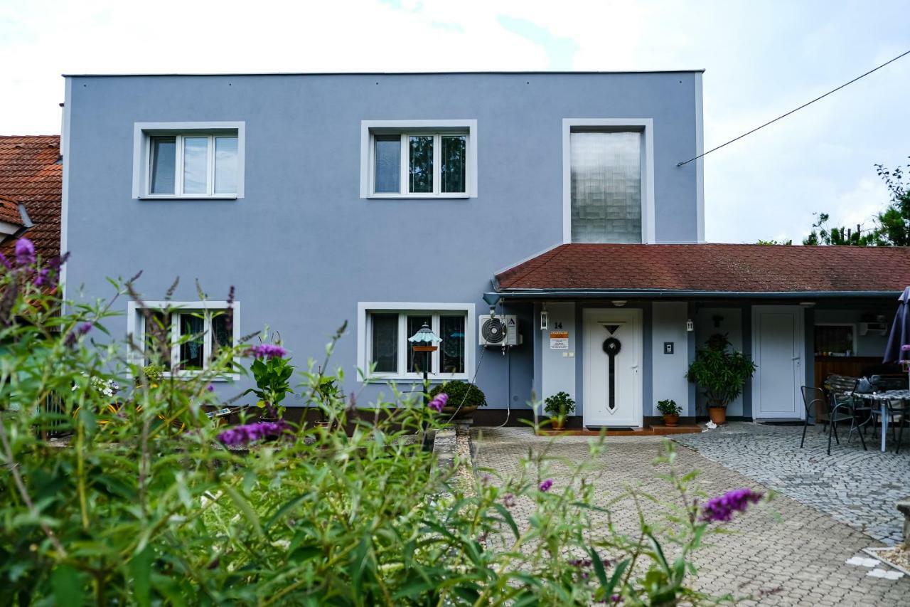Apartment Livi Mikulov Exterior foto